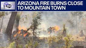 Fire burns close to AZ mountain town l FOX 10 Talks