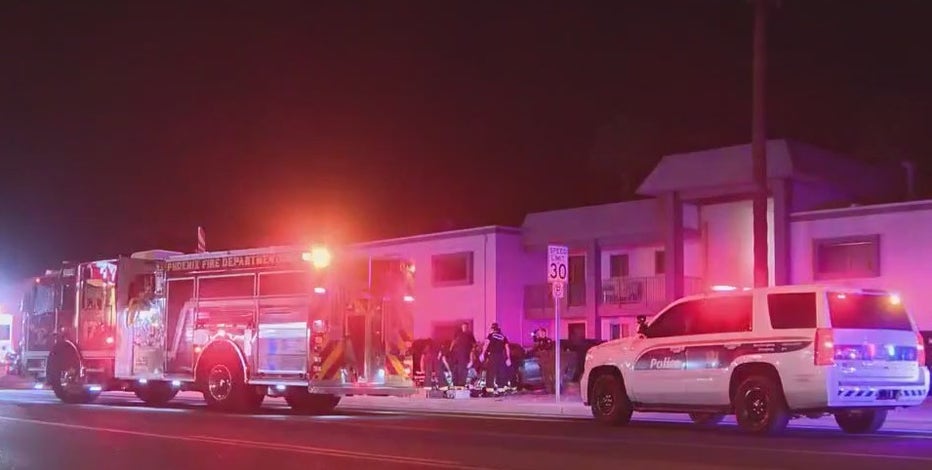 Man dies after being found shot at Phoenix apartments