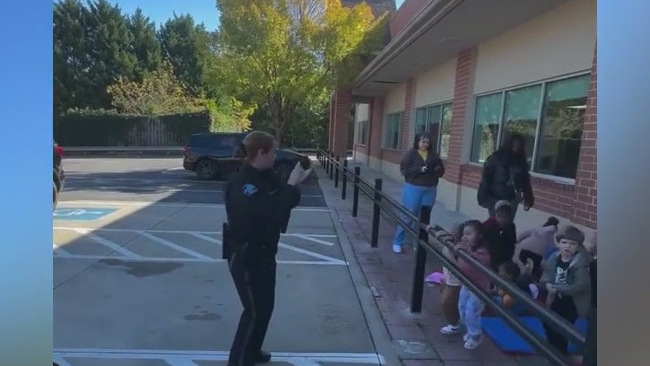 Sandy Springs officer dances with kids FOX 5 Atlanta