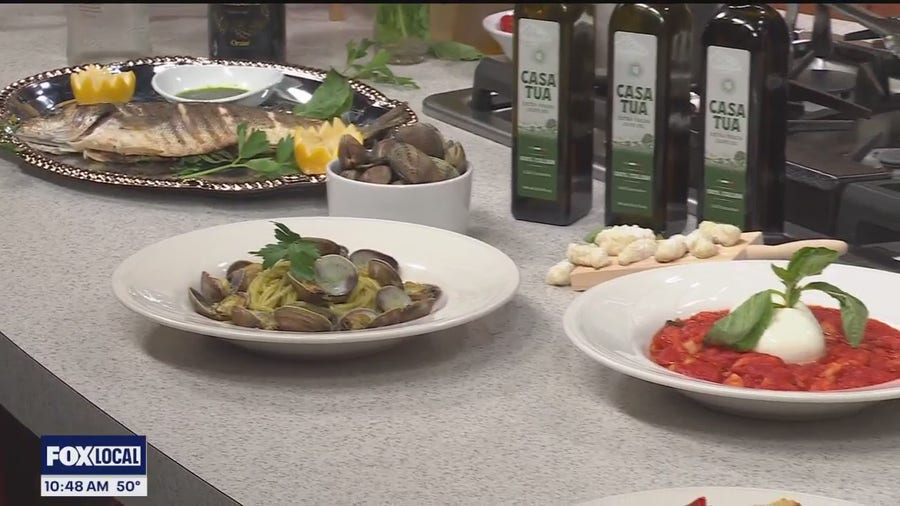 Antica Nova demonstrates how to make spaghetti alle vongole with parsley pesto