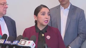 Leaders call for ICE to release Chicago area man whose daughter has cancer