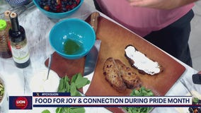 Chef Jonathan Bardzik makes a delicious bruschetta for the Lion Lunch Hour