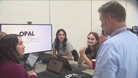 Illinois students compete in 'Shark Tank'-style challenge as part of new entrepreneurship program