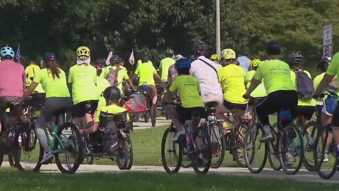 Chris' Slow Roll draws hundreds to Milwaukee lakefront