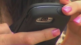 LAUSD considers banning cell phones