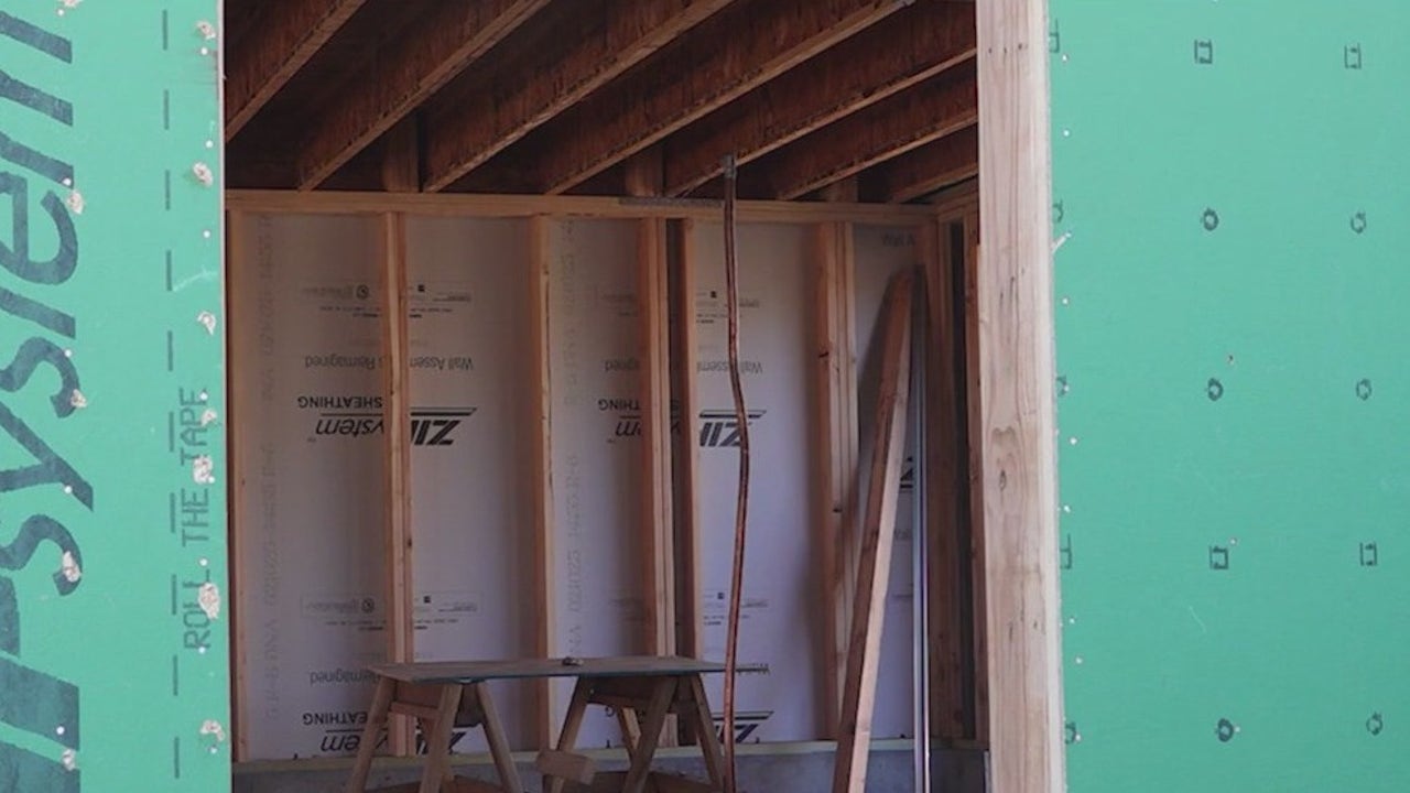 Proposed lumber tariffs could raise home prices | FOX 10 Phoenix