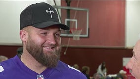 Dalton Risner serves up Thanksgiving feast