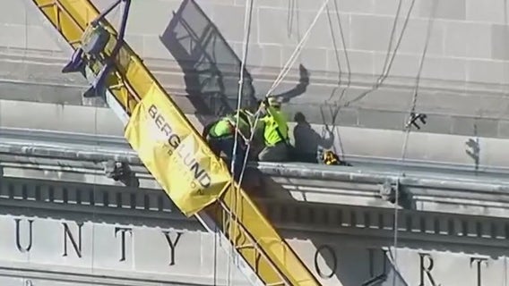 Milwaukee County Courthouse scaffolding incident, 2 workers rescued