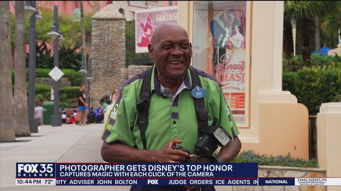 Viral Walt Disney World photographer honored with huge award