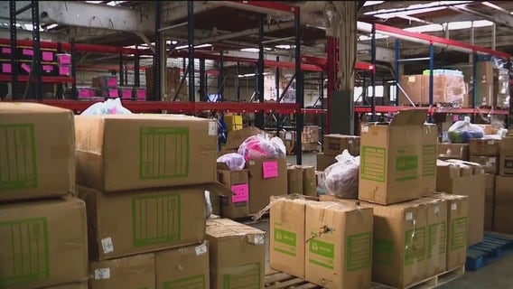 Chicago church packs food, supplies for residents in fear of immigration raids
