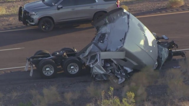 1 dead, 2 hurt in semi-trucks crash on I-10