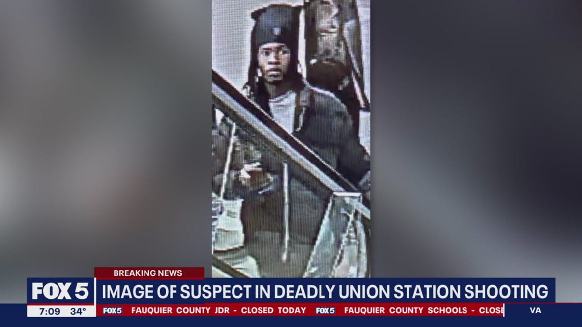 Union Station shooting: Police release images of suspect
