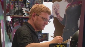 Phoenix cartoonist holds 24-hour marathon drawing