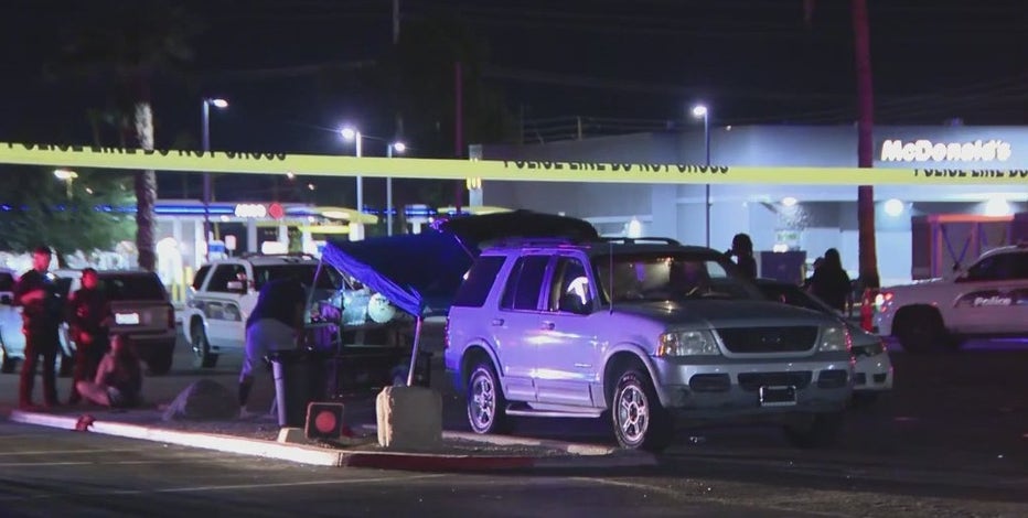 North Phoenix strip mall stabbing leaves 2 hurt, suspect detained