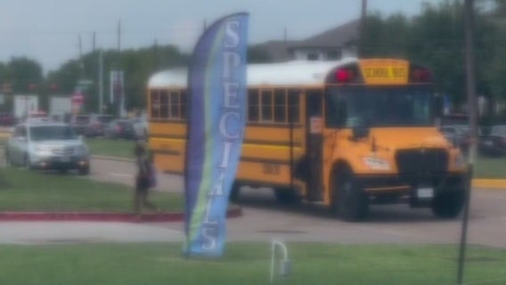 Neighbors near Harris County roadway concerned about sidewalk safety for kids