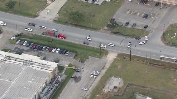 Deadly crash on Independence Parkway near La Porte