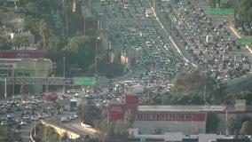 Nightmare wait times on LA roads for holidays