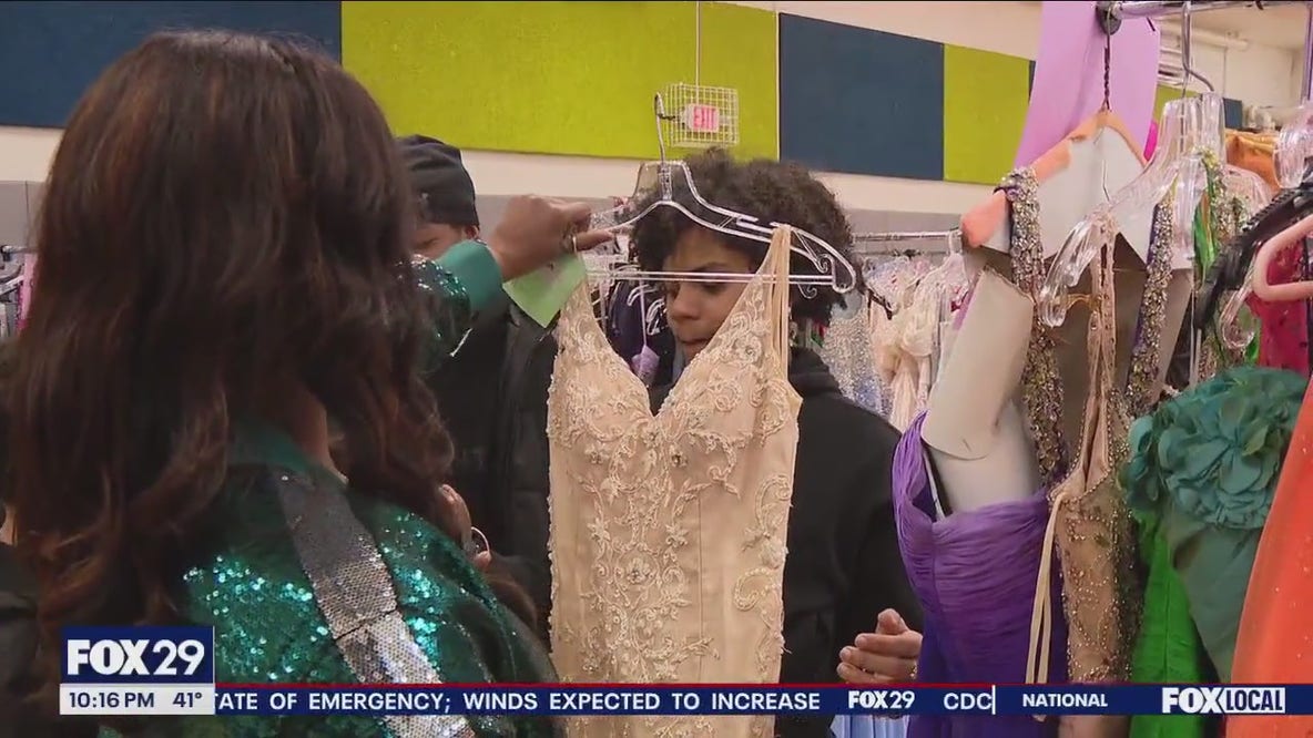 Former Eagles QB Ron Jaworski hosts prom dress drive through his foundation in Germantown