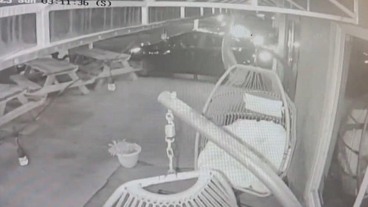 Car slams into Orlando business