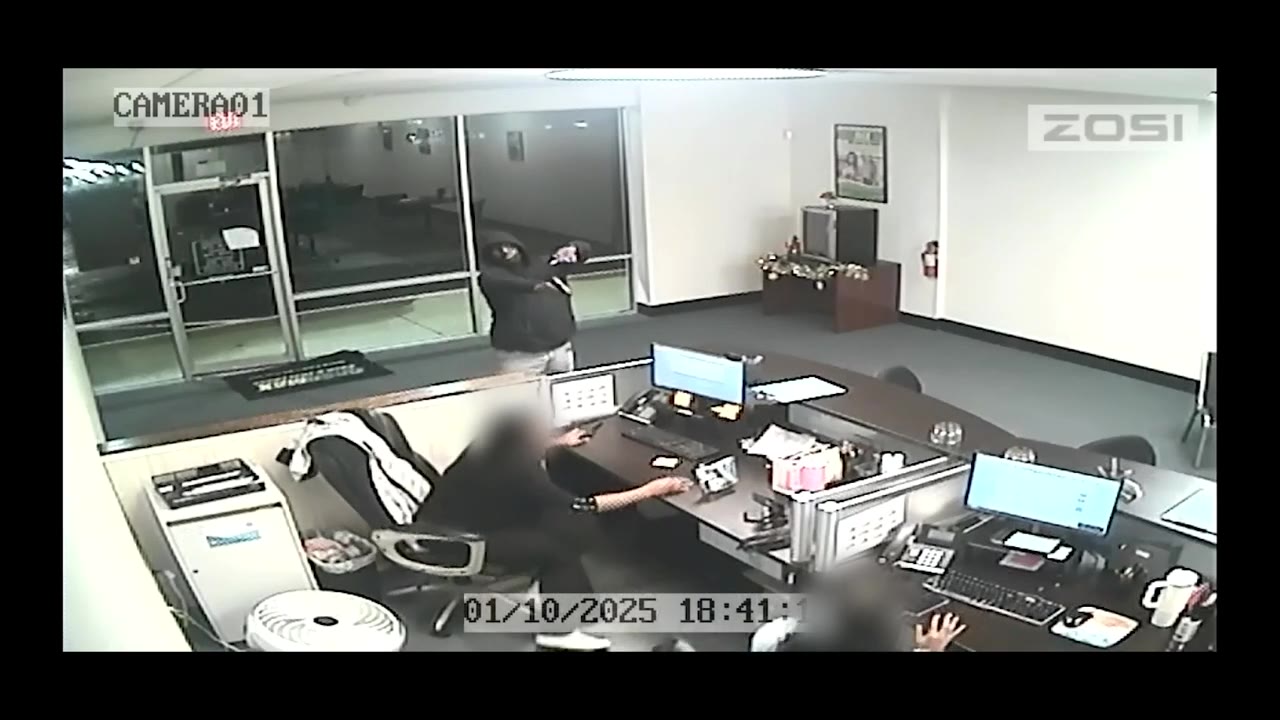 Arlington CashMax armed robbery video, suspect IDs released