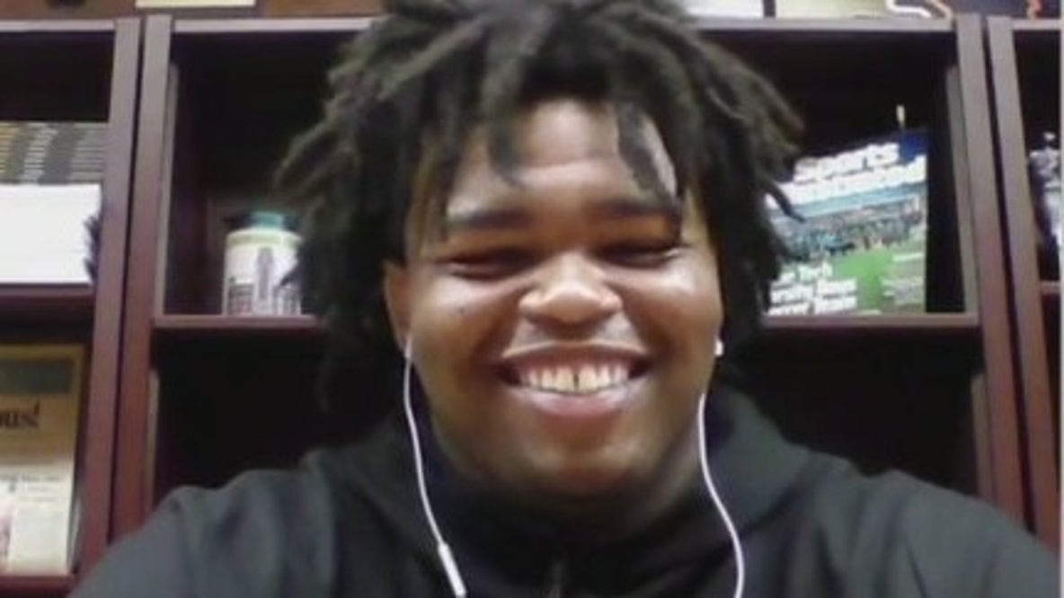 ‘Mind blown:’ Student meets Caleb Williams | ChicagoNOW
