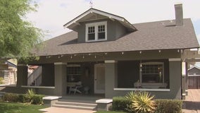 Early-1900s duplex reimagined in Phoenix l Cool House