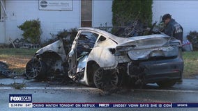 2 dead in fiery 2 car crash