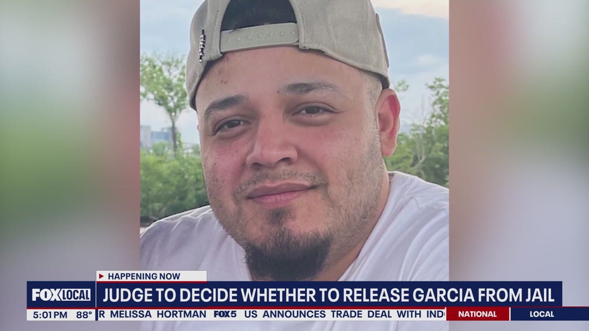 Judge to decide whether to release Abrego Garcia from jail