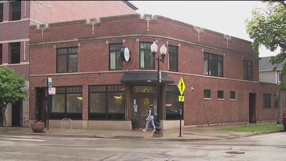 Chicago birth center closing temporarily due to staffing, pay challenges