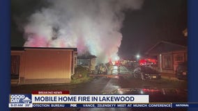 7 escape mobile home fire in Lakewood, WA