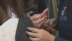 NY passes bill to ban social media for kids