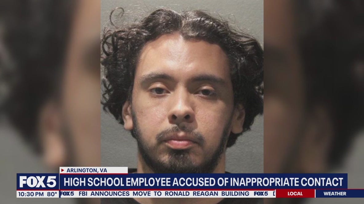 Arlington high school teacher arrested for inappropriate contact with student