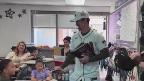 D-backs' Corbin Carroll delivers books to students