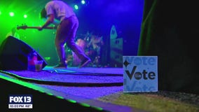 Voters line up to 'Croc the Vote' ahead of WA Election Day