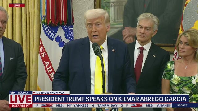 Press rushed out of Oval Office during Dr. Oz swearing in ceremony at White House