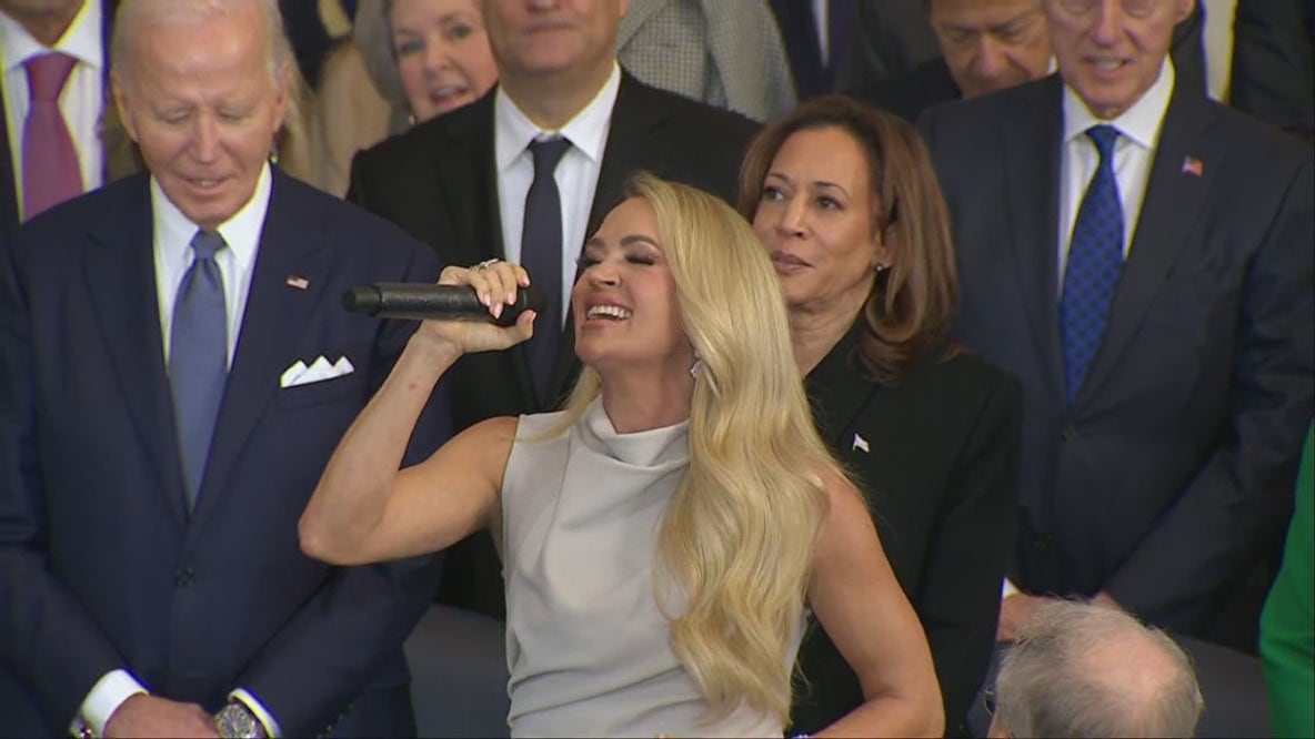 Awkward hiccup before Carrie Underwood's inauguration performance