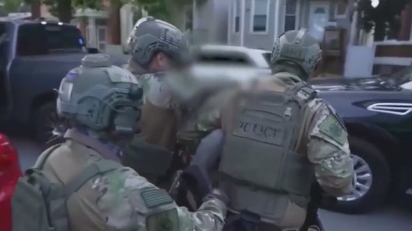 Federal agents 'undermine and humiliate' with aggressive tactics, Chicago business leaders say