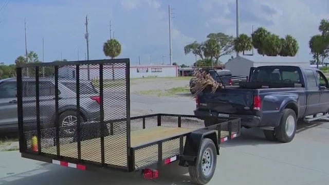 Stranger’s generosity helps Florida landscaper replace stolen trailer