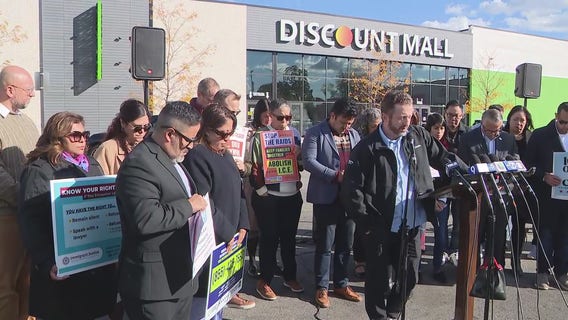 City officials hold press conference in Little Village on ICE activity