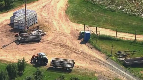 Wisconsin apple orchard wagon ride accident leaves 18 people hospitalized