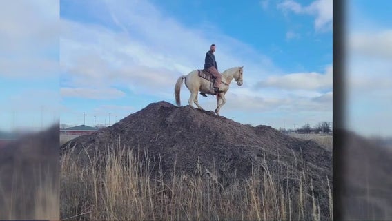 'America's Amputee' travels by horse from Oklahoma to Bolivar Peninsula