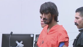 Man accused of shooting Phoenix Police officers, killing 1, appears in court