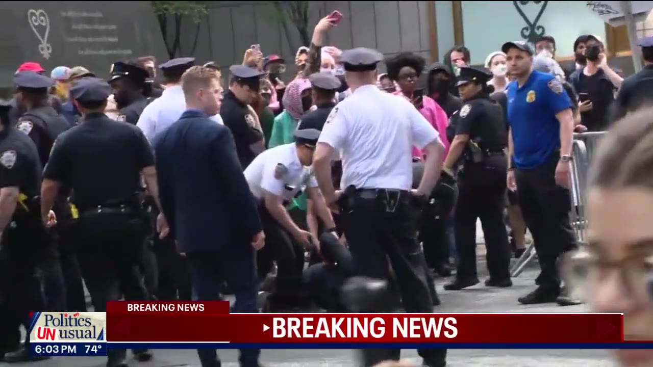 Immigration agents, protesters clash in Lower Manhattan
