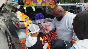 Chicago street pastor hosts Trunk or Treat on South Side