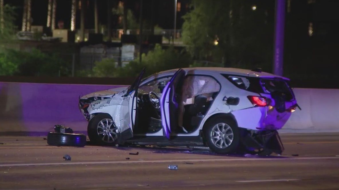 3 hurt in Loop 101 crash in Phoenix