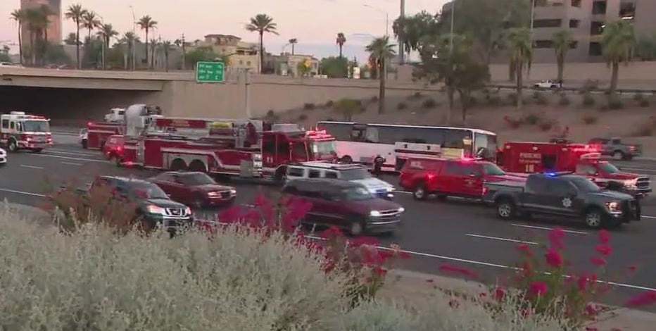 Bus crash on Interstate 10 leave 1 person dead, 17 injured near downtown Phoenix