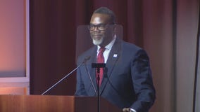 Mayor Brandon Johnson slams Trump in speech at NABJ Convention