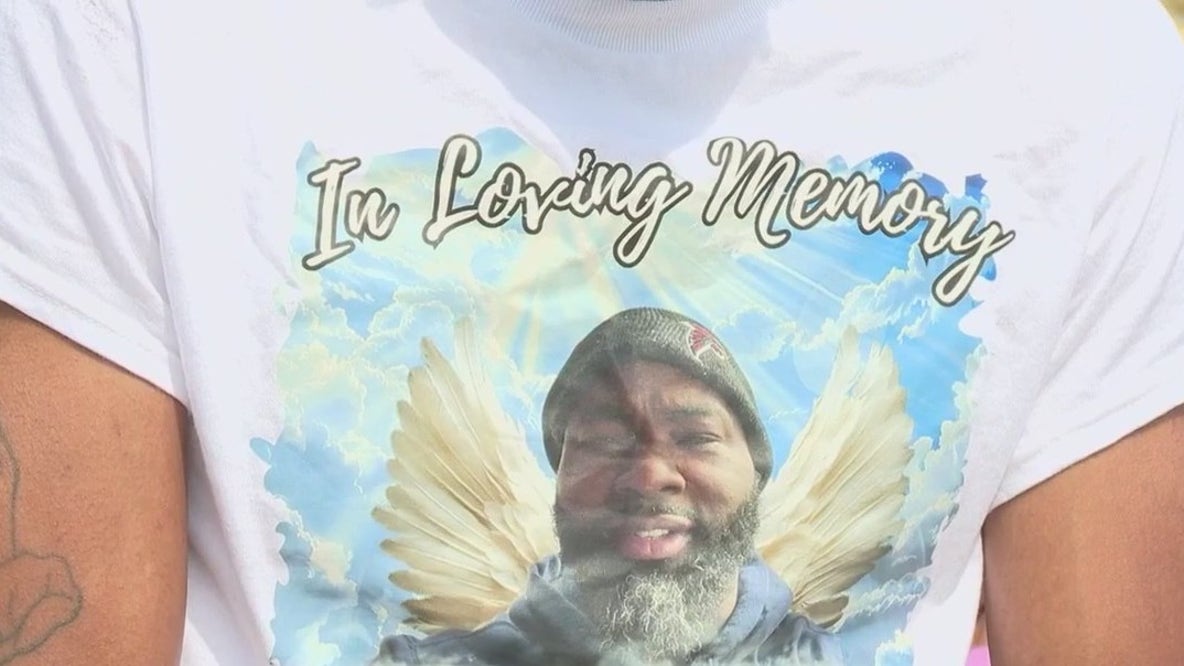 Family pleads with alleged killer: 'turn yourself in'