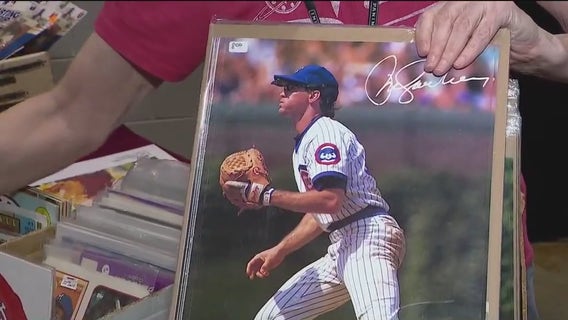 Fans remember Sandberg at National Sports Collectors Convention in Rosemont