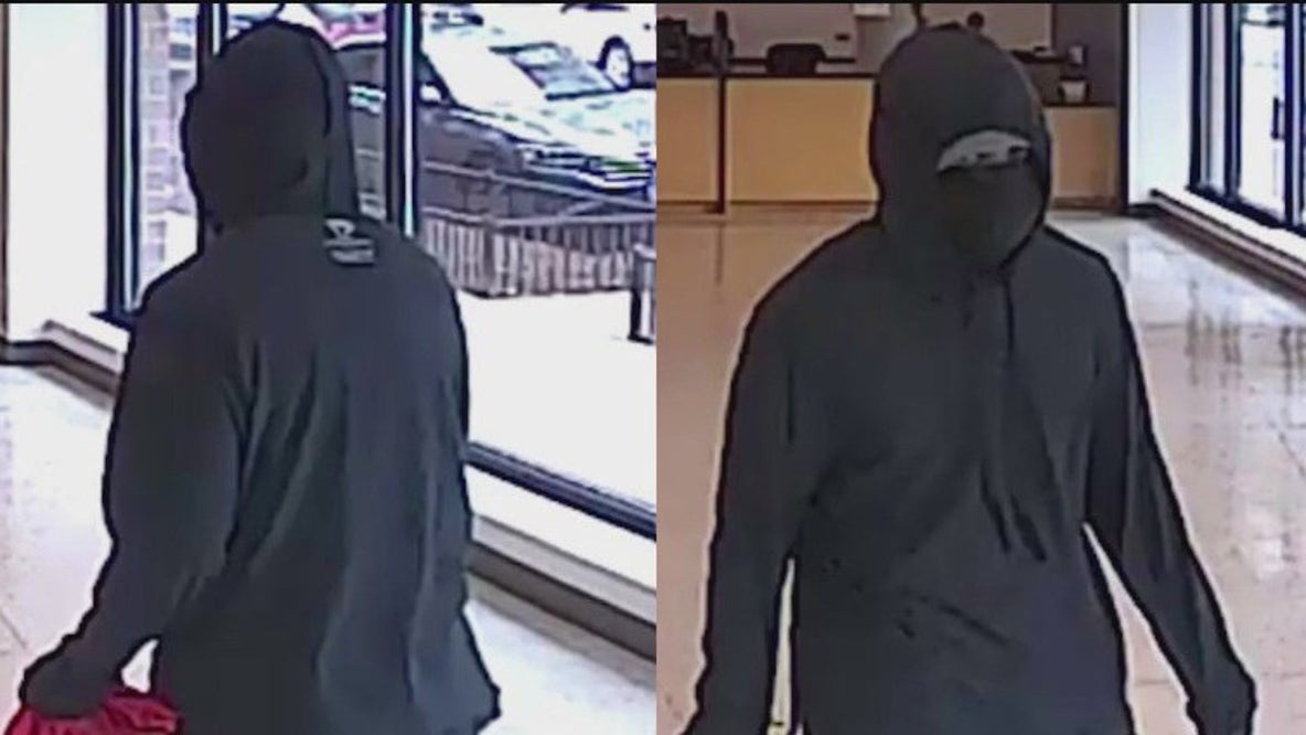 Man on the run after robbing 2 Chicago banks hours apart: FBI